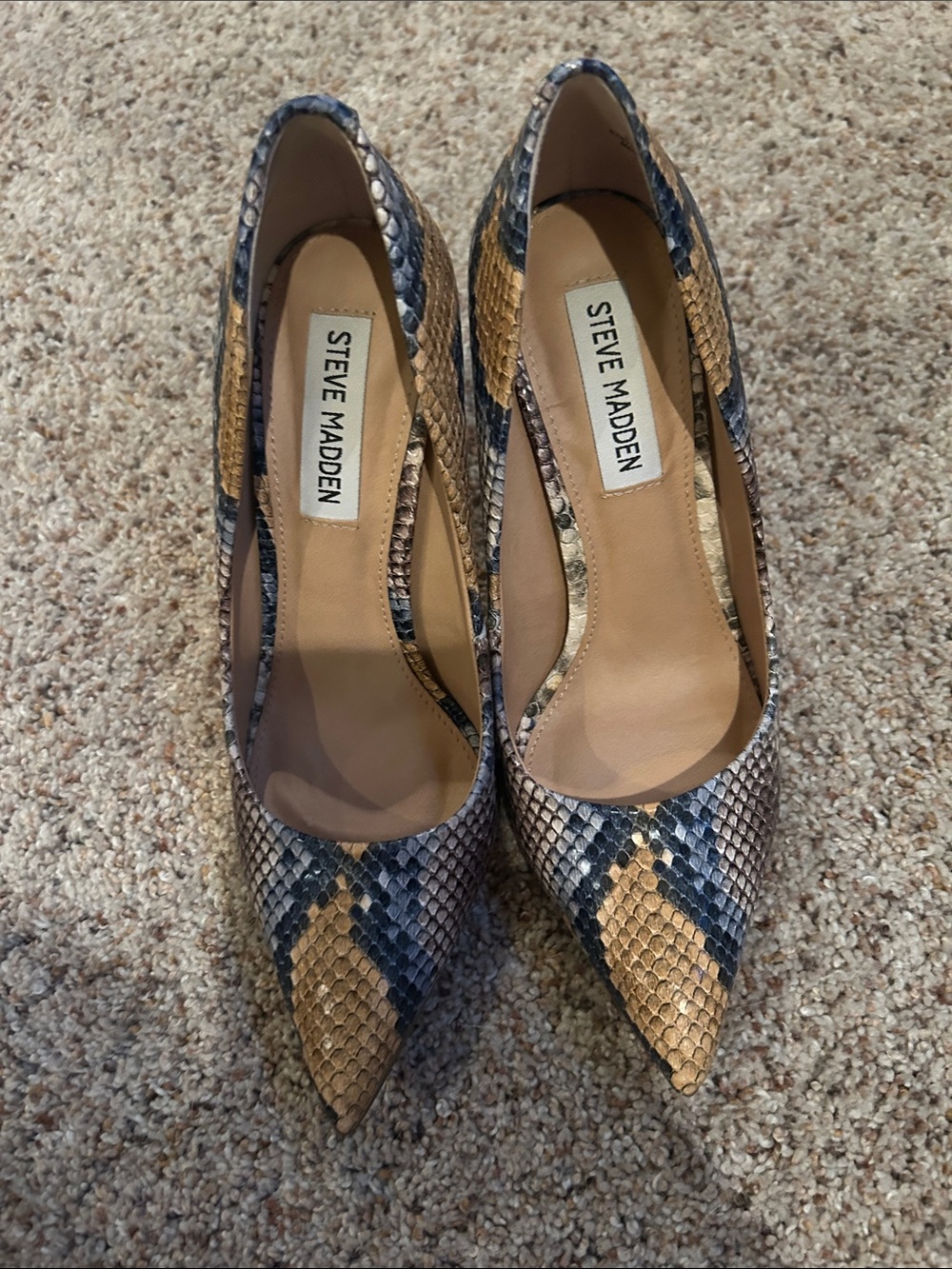 Steve Madden Dark blue Grey and Yellow snake print heels